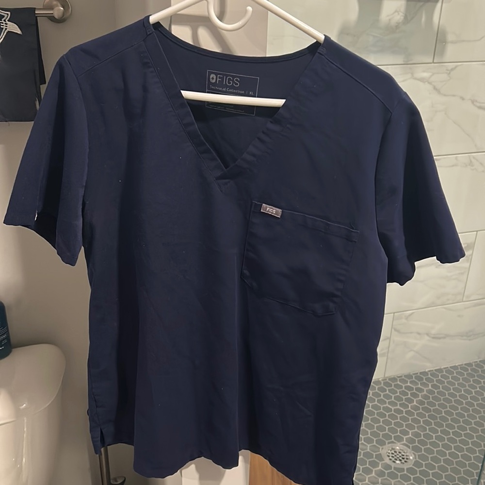 FIGS Women’s Catalina Scrub Top